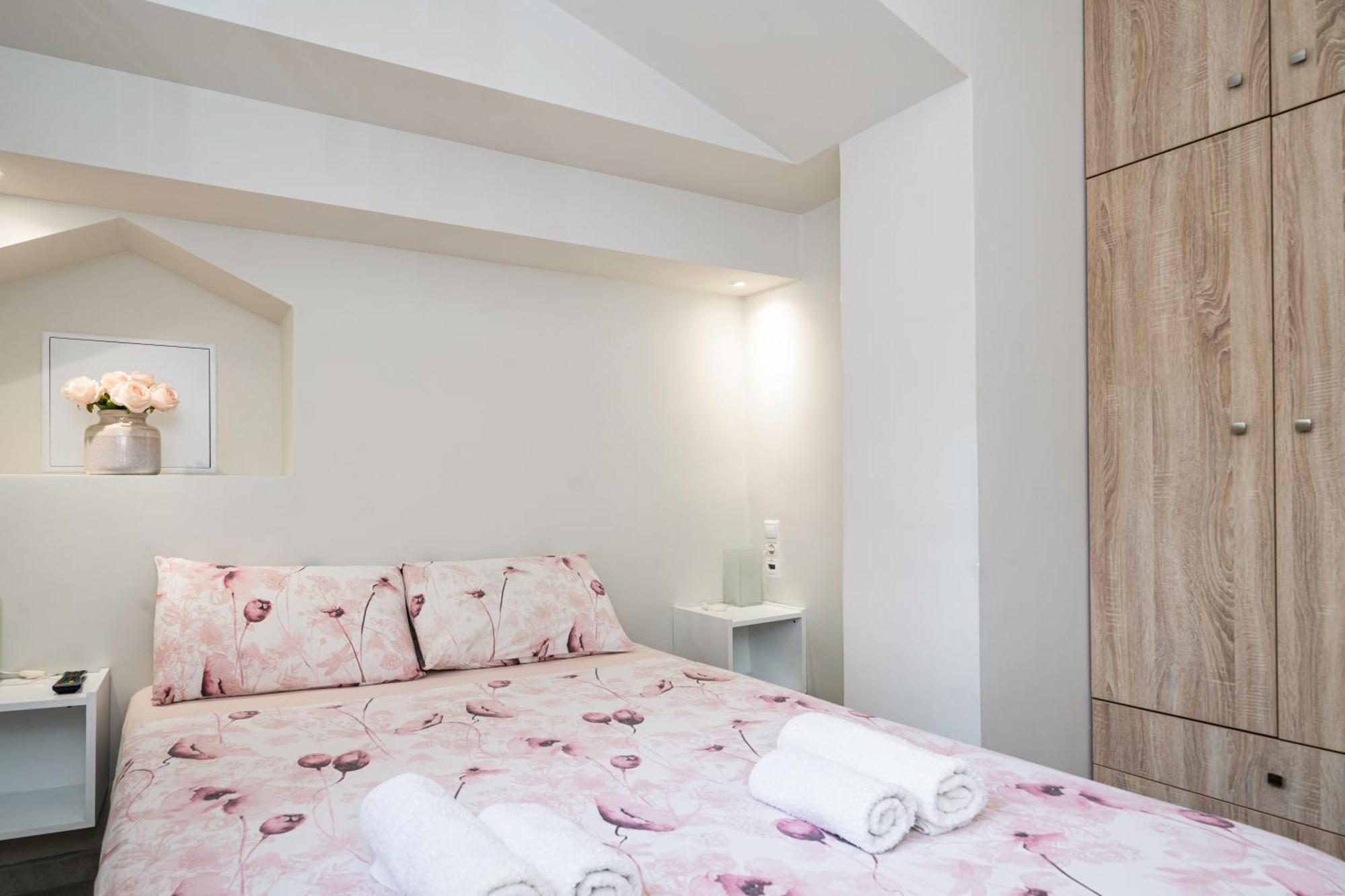 Neon Apartment, Modern, High Quality, Central Apt, Heraklion City Bagian luar foto
